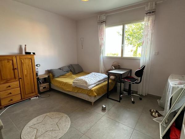 belle demeure moderne offrant de beau volume, quatre chambres, terrain de plus de 2500m2