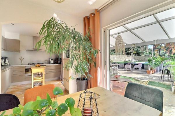 Maison Le Beausset 6 pièces avec piscine sur une parcelle de 5050 m2