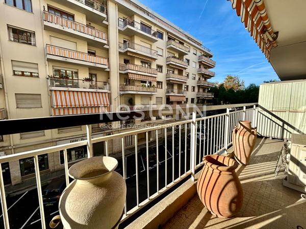 Appartement 3 pièces traversant à vendre à NICE - Riquier -plein sud terrasse