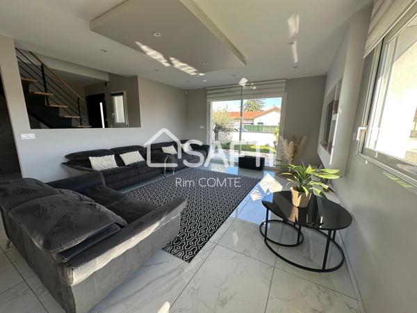 Découvrez cette maison neuve exceptionnelle, idéalement conçue pour offrir un confort de vie inégalé!!