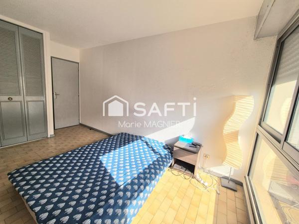 A rénover à votre gout : grand appartement T2 de 48m2 carrez avec terrasse, dans une résidence sécurisée - centre ville plage et port à pied- CAVALAIRE SUR MER