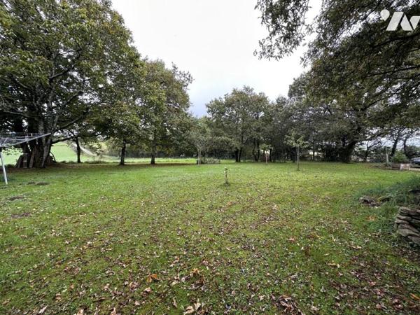 A VENDRE (56) PROPRIETE AVEC LONGERE RENOVEE AVEC GOUT ET DEPENDANCES