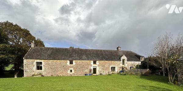 A VENDRE (56) PROPRIETE AVEC LONGERE RENOVEE AVEC GOUT ET DEPENDANCES