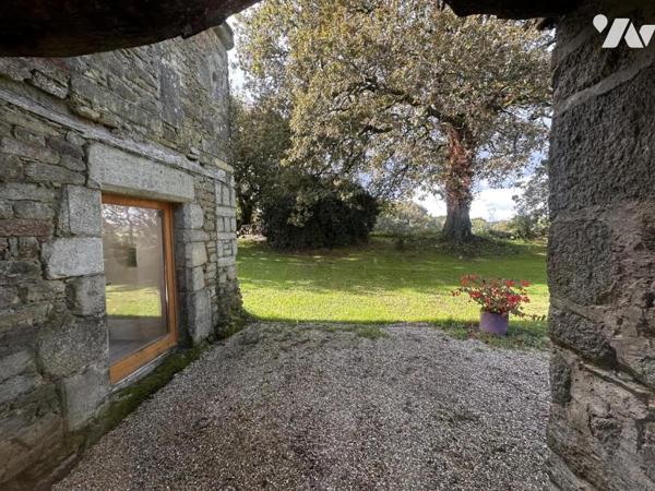 A VENDRE (56) PROPRIETE AVEC LONGERE RENOVEE AVEC GOUT ET DEPENDANCES