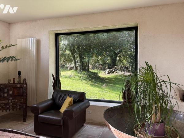 A VENDRE (56) PROPRIETE AVEC LONGERE RENOVEE AVEC GOUT ET DEPENDANCES