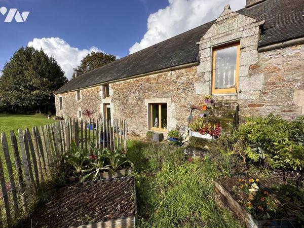 A VENDRE (56) PROPRIETE AVEC LONGERE RENOVEE AVEC GOUT ET DEPENDANCES