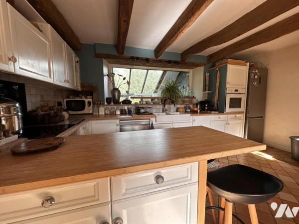 A VENDRE (56) PROPRIETE AVEC LONGERE RENOVEE AVEC GOUT ET DEPENDANCES