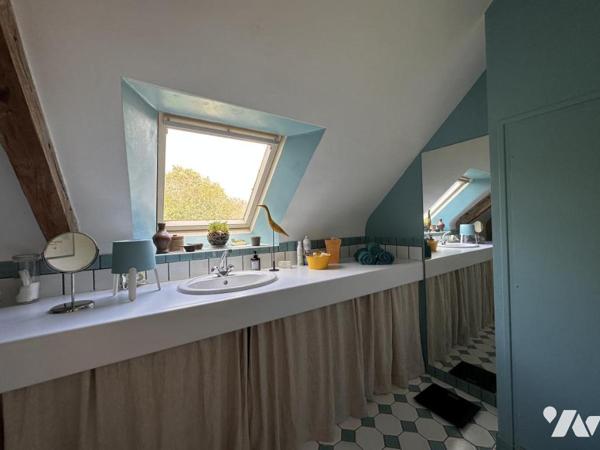 A VENDRE (56) PROPRIETE AVEC LONGERE RENOVEE AVEC GOUT ET DEPENDANCES