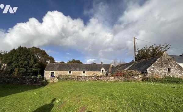 A VENDRE (56) PROPRIETE AVEC LONGERE RENOVEE AVEC GOUT ET DEPENDANCES