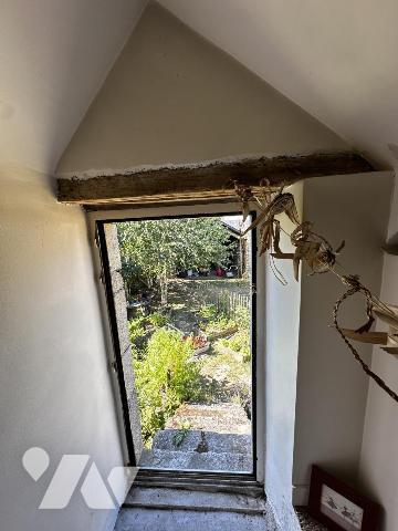 A VENDRE (56) PROPRIETE AVEC LONGERE RENOVEE AVEC GOUT ET DEPENDANCES