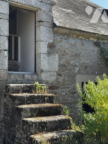 A VENDRE (56) PROPRIETE AVEC LONGERE RENOVEE AVEC GOUT ET DEPENDANCES