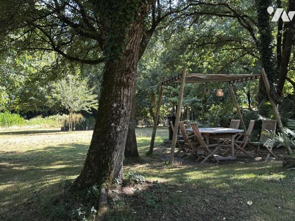 A VENDRE (56) PROPRIETE AVEC LONGERE RENOVEE AVEC GOUT ET DEPENDANCES