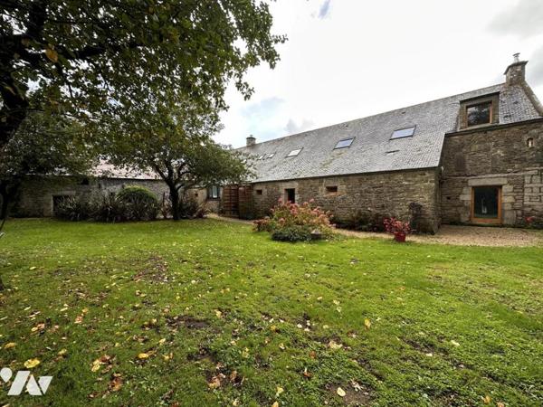 A VENDRE (56) PROPRIETE AVEC LONGERE RENOVEE AVEC GOUT ET DEPENDANCES