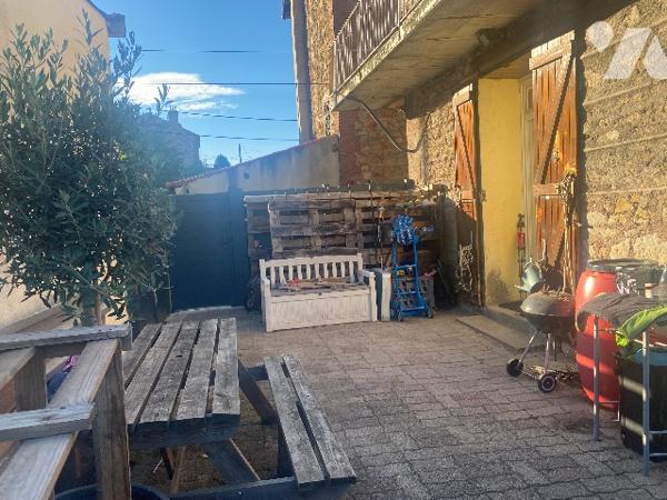 Maison en pierre sur terrain de 215m², 4 chambres plus bureau