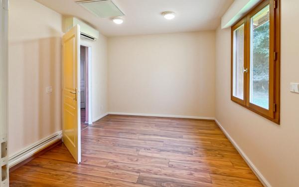 Maison à vendre    5 pièces • 100 m2 Chancelade