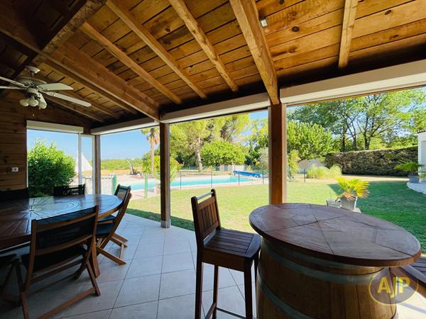Maison à vendre Saintes - 7 pièces, 217m² avec 5 chambre(s) à 527 000€ - AJP Immobilier Saintes