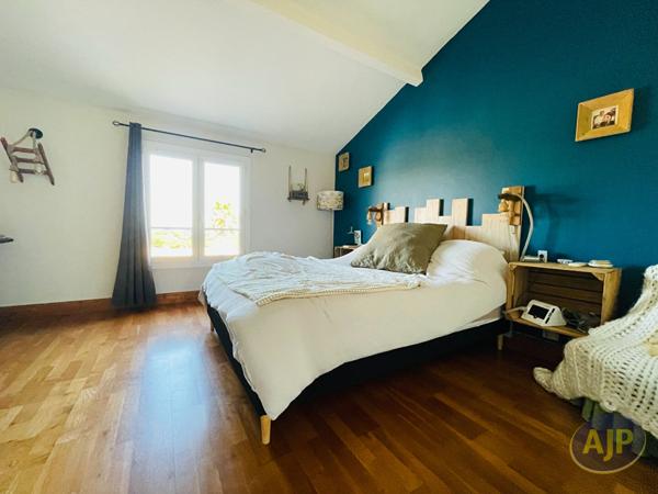 Maison à vendre Saintes - 7 pièces, 217m² avec 5 chambre(s) à 527 000€ - AJP Immobilier Saintes