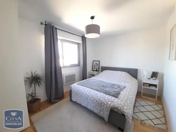 Appartement à louer 2 pièces 47.8m² Limoges (87100)