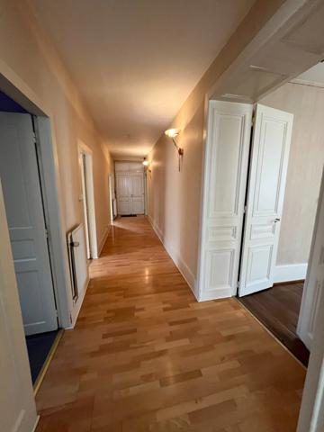 LUNEVILLE CENTRE F5 EN REZ DE CHAUSSEE 125M²