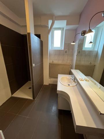 LUNEVILLE CENTRE F5 EN REZ DE CHAUSSEE 125M²