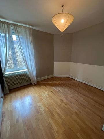 LUNEVILLE CENTRE F5 EN REZ DE CHAUSSEE 125M²