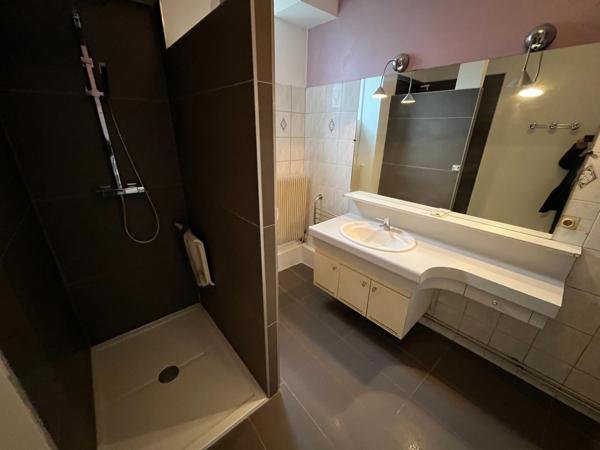 LUNEVILLE CENTRE F5 EN REZ DE CHAUSSEE 125M²