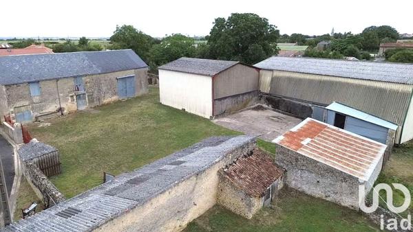 Grange 4 pièces de 200 m² à Thénezay (79390)