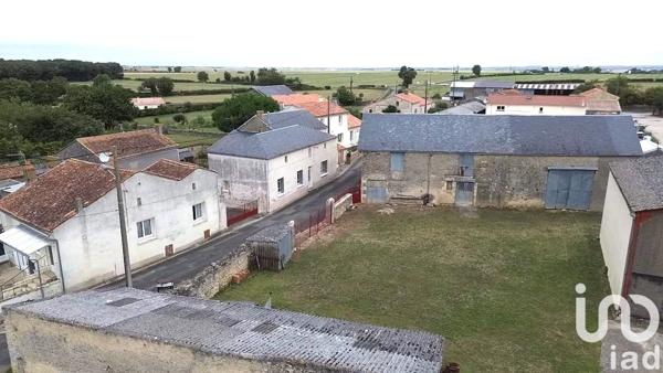 Grange 4 pièces de 200 m² à Thénezay (79390)