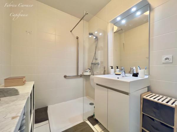 Appartement à vendre 3 pièces AULNAT de 67,60 m² au sein d'une résidence récente et sécurisée