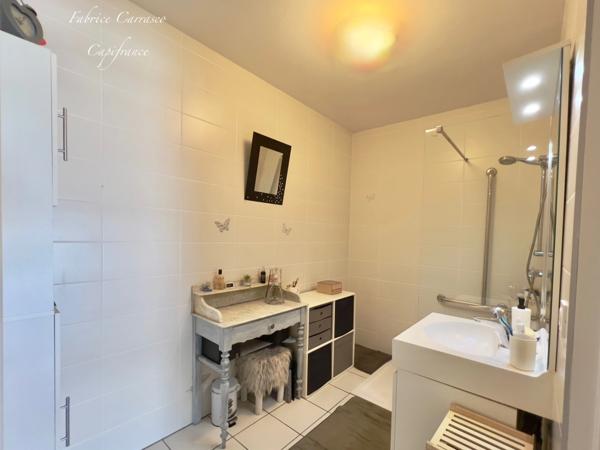 Appartement à vendre 3 pièces AULNAT de 67,60 m² au sein d'une résidence récente et sécurisée