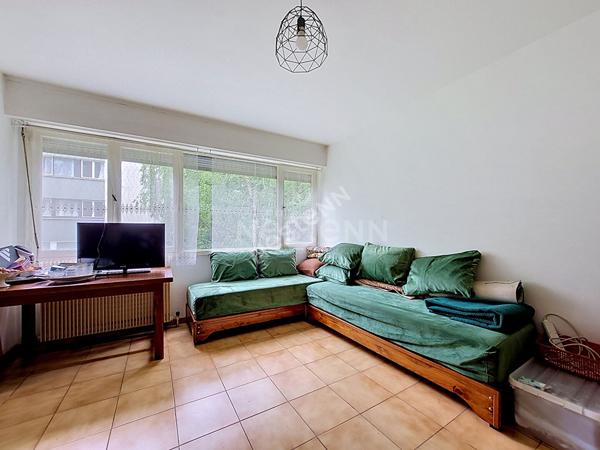 ORVAULT Gaudinière : Exclusivité ! En vente, appartement T4 de 2 chambres, pièce de vie exposée Sud sur balcon. Cave et parking s/sol.