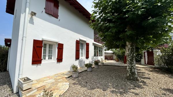 Maison
                                                                                                                                                                                                                                                                                                                        4 pièce(s)                                                                                                                                                                                                          3 chambre(s)                                                                                                                                                                                                          125  m²