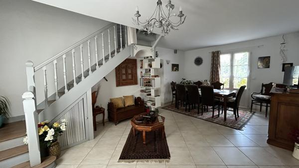 Maison
                                                                                                                                                                                                                                                                                                                        4 pièce(s)                                                                                                                                                                                                          3 chambre(s)                                                                                                                                                                                                          125  m²