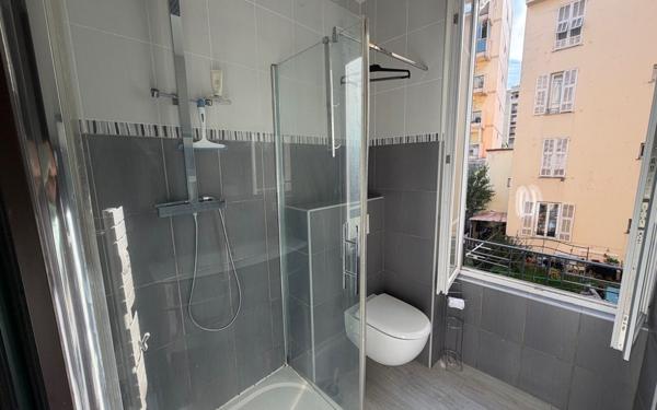 Appartement à vendre    3 pièces • 45 m2 Nice