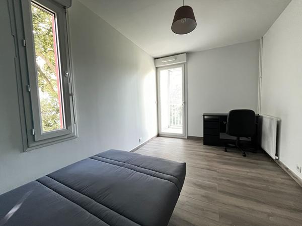 RENNES HENRI FREVILLE - Chambre meublée dans appartement refait à neuf