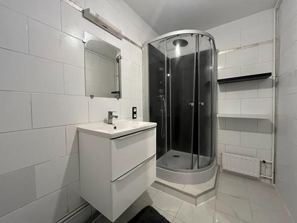 RENNES HENRI FREVILLE - Chambre meublée dans appartement refait à neuf