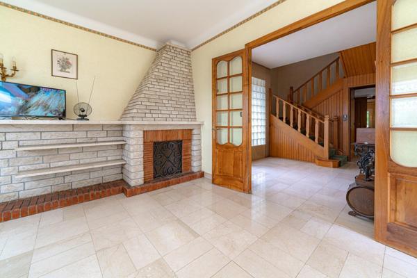 Maison de famille avec grand jardin proche commerces de proximité