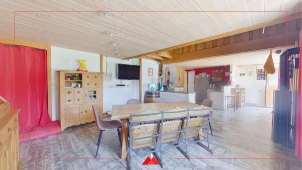 Maison, hangar et terrain constructible