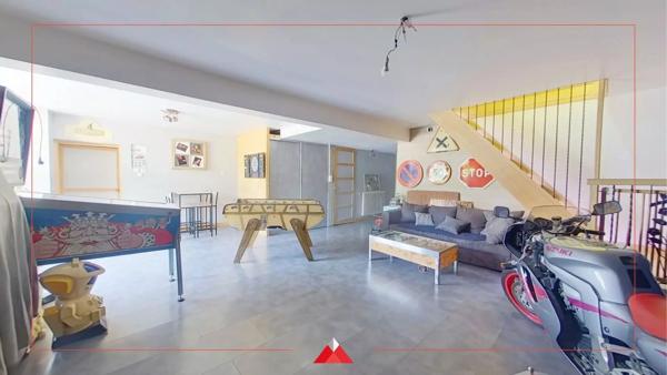 Maison, hangar et terrain constructible