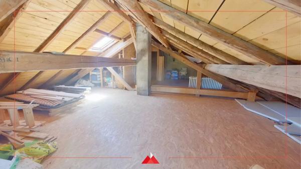Maison, hangar et terrain constructible