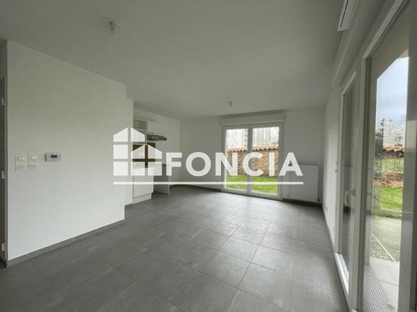 Location Appartement 2 pièces 43.78 m² - 893 RUE JEAN BAPTISTE MARTINI Villefranche S/s 69400