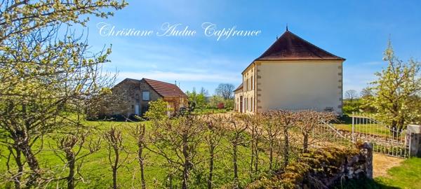 Brionnais, maison 200 m², avec piscine sur 2.5 Ha de terrain