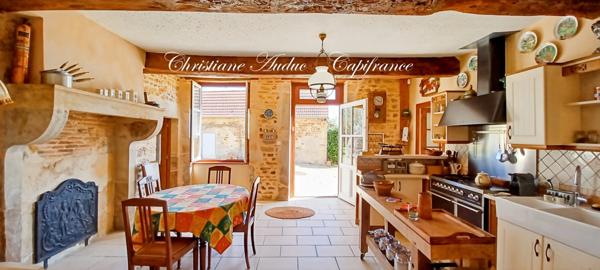 Brionnais, maison 200 m², avec piscine sur 2.5 Ha de terrain