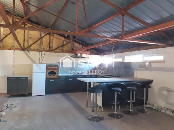 Loft /surface/ dépôt / Atelier