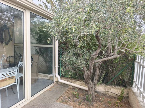 AVIGNON - LE PONTET - ROUTE DE SAINT SATURNIN LES AVIGNON - Maison 4 pièces 92m² avec jardin, garage et véranda