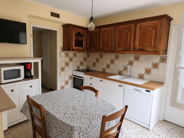 AVIGNON - LE PONTET - ROUTE DE SAINT SATURNIN LES AVIGNON - Maison 4 pièces 92m² avec jardin, garage et véranda