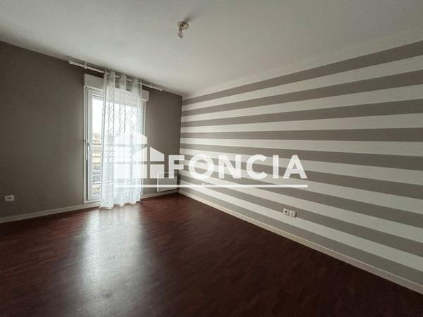 Location Appartement 3 pièces 92.63 m² - 7 AVENUE DE VARSOVIE PORTE 101 Lens 62300