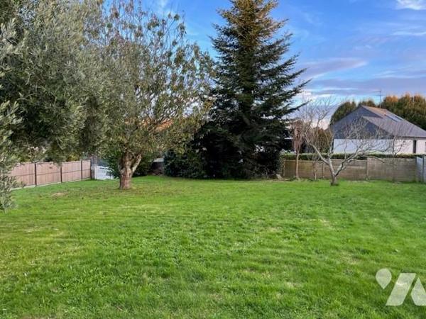 Terrain proche bourg 