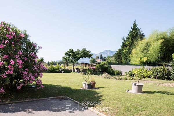 Ancien corps de ferme rénové en habitations
