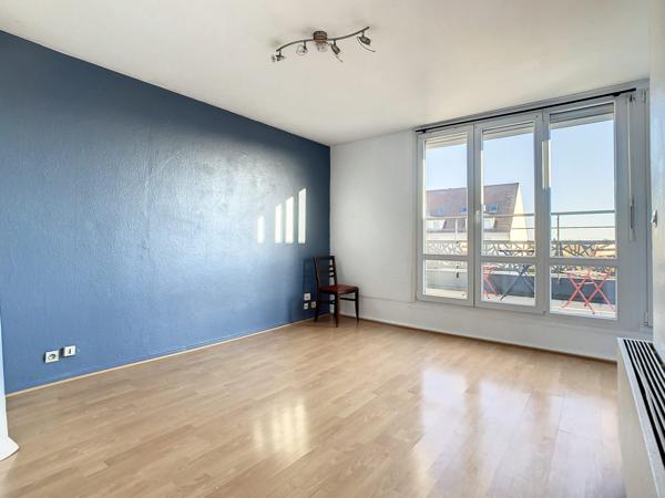 STRASBOURG OUEST - Lumineux studio en attique